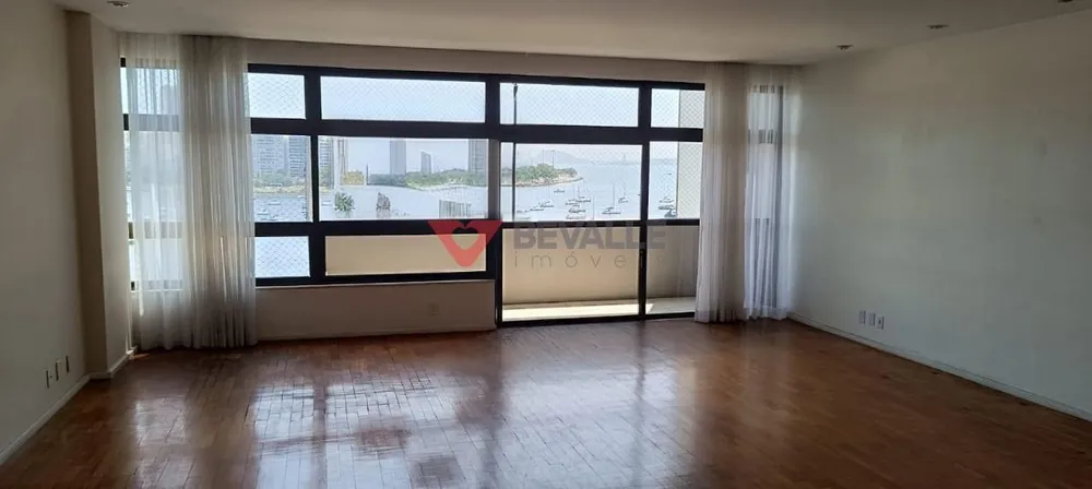 Apartamento, 3 quartos, 215 m² - Foto 1