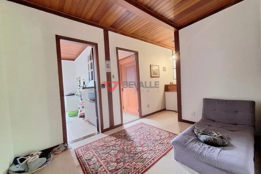Casa, 6 quartos, 224 m² - Foto 2