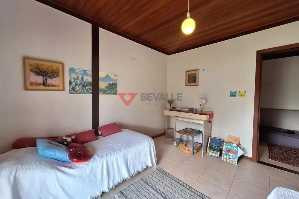Casa, 6 quartos, 224 m² - Foto 11