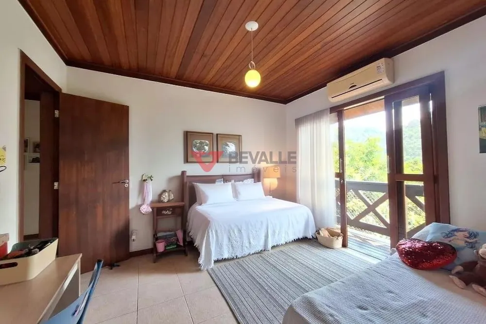Casa, 6 quartos, 224 m² - Foto 9