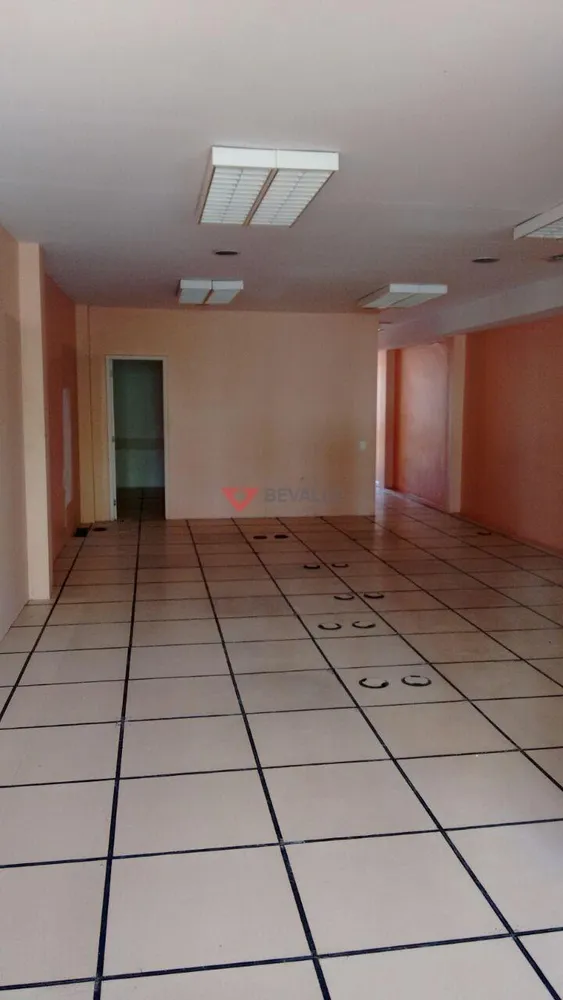 Loja-Salão, 1111 m² - Foto 1