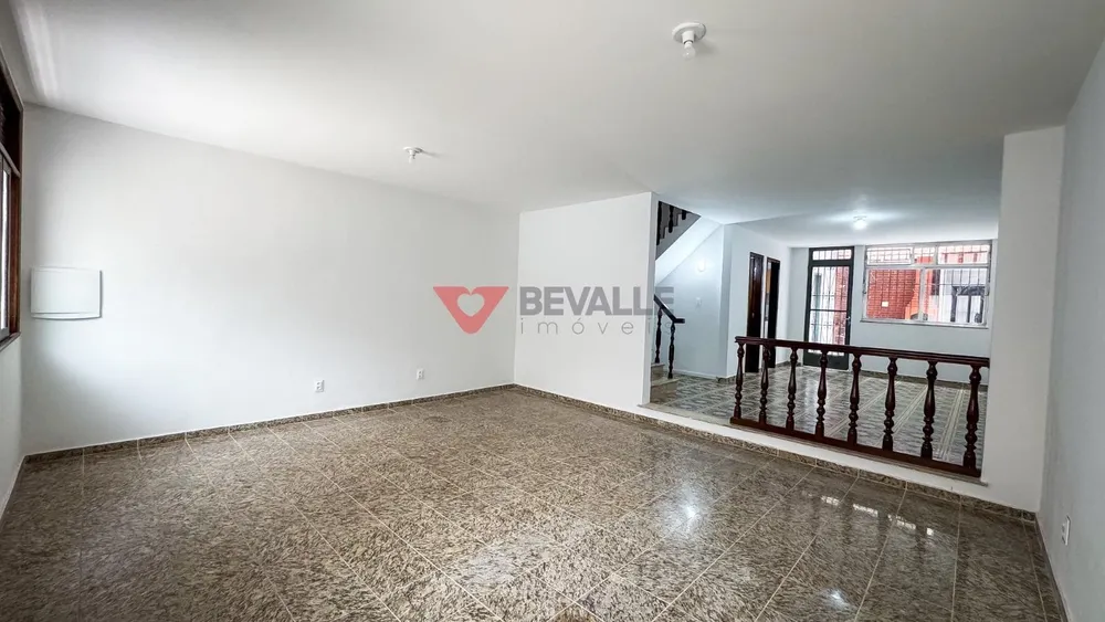 Casa, 3 quartos, 252 m² - Foto 1