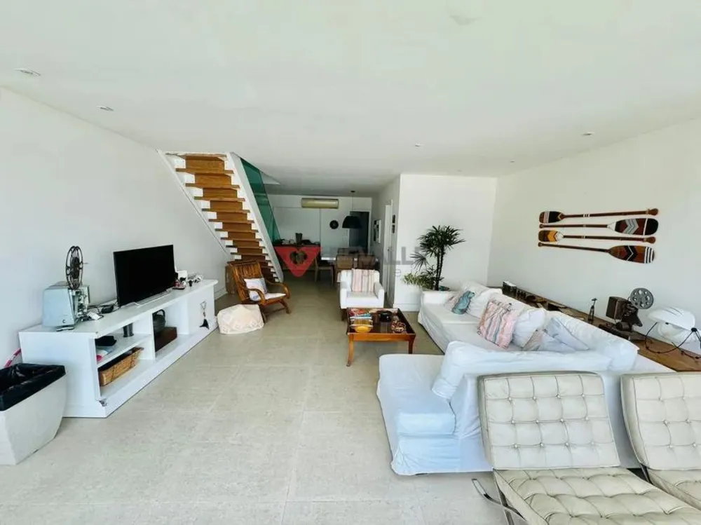 Cobertura, 3 quartos, 220 m² - Foto 4