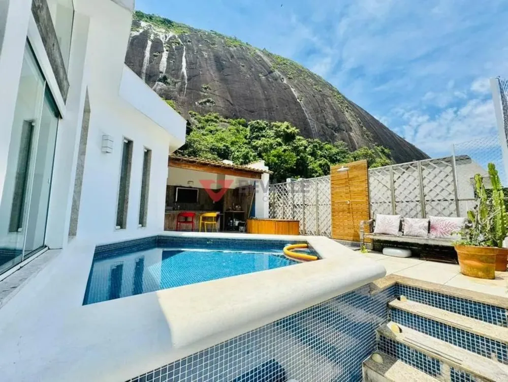 Cobertura, 3 quartos, 220 m² - Foto 2