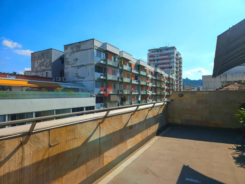 Cobertura, 3 quartos, 230 m² - Foto 1