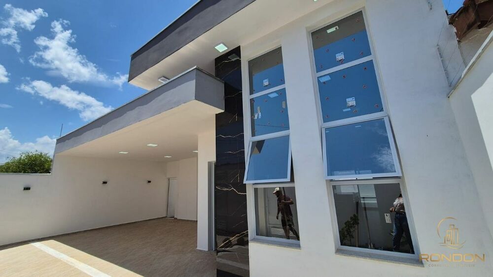 Casa à venda com 3 quartos, 140m² - Foto 1
