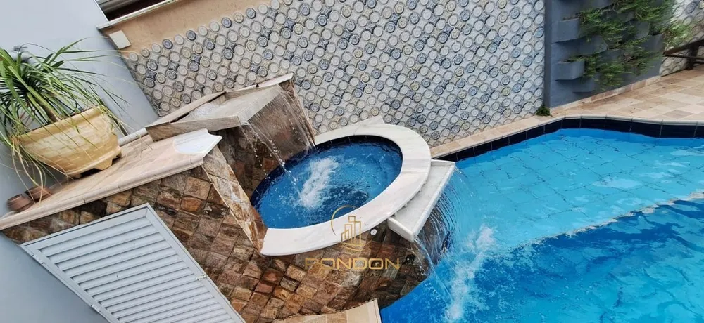 Casa, 4 quartos, 216 m² - Foto 1
