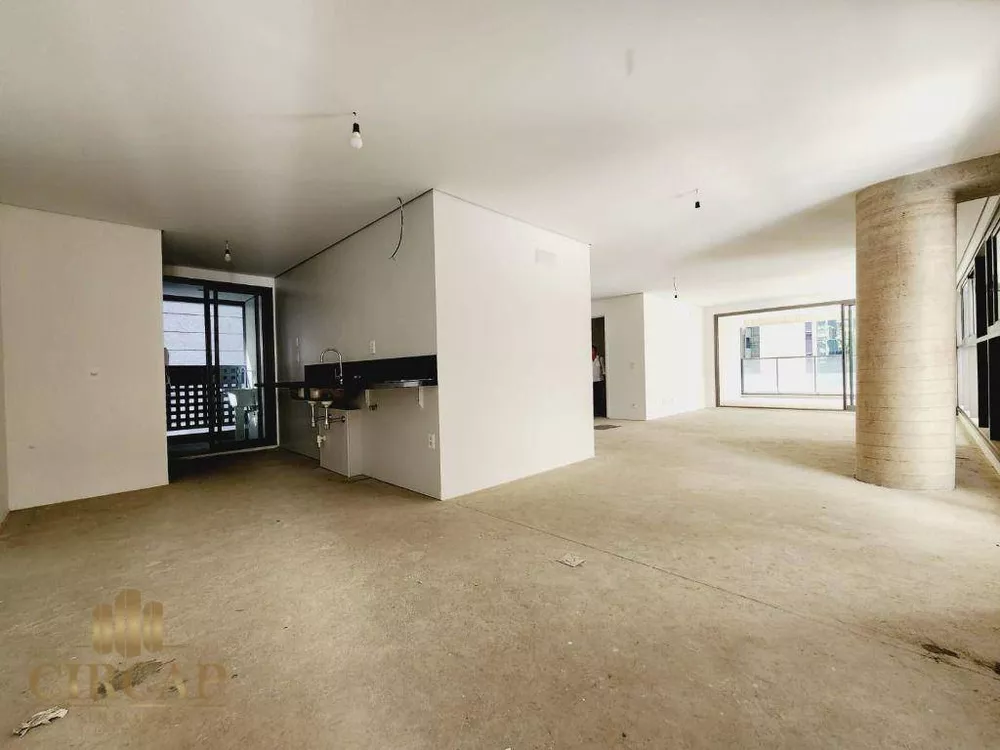 Apartamento à venda com 3 quartos, 143m² - Foto 3