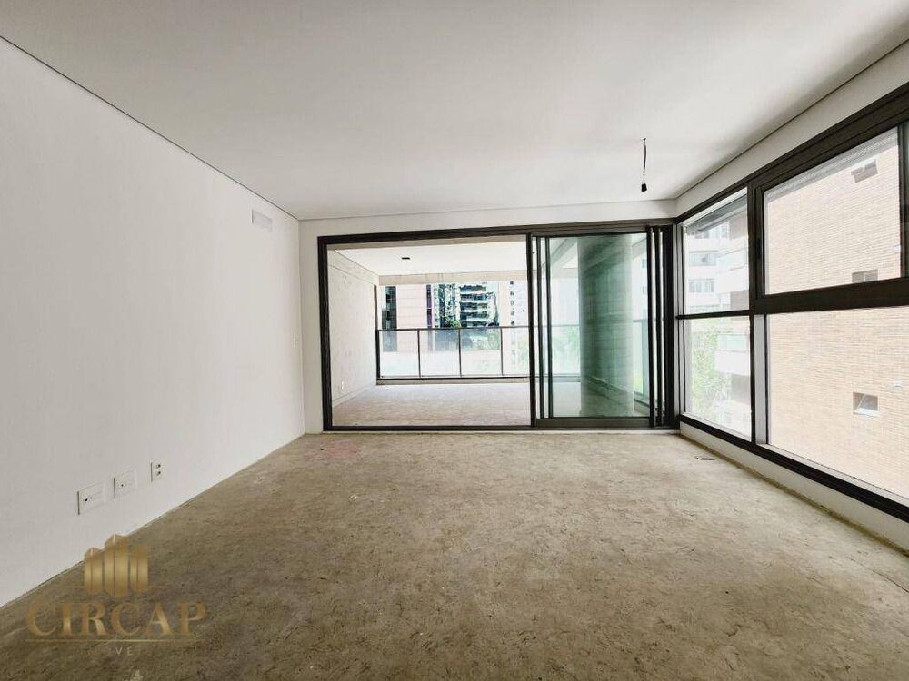 Apartamento à venda com 3 quartos, 143m² - Foto 2