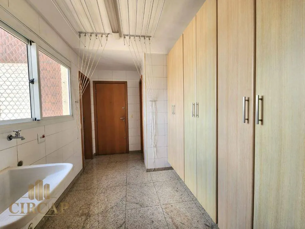 Apartamento, 3 quartos, 230 m² - Foto 1