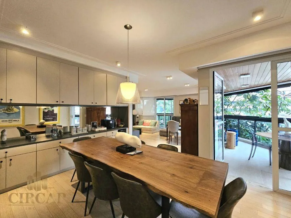 Apartamento, 3 quartos, 176 m² - Foto 1