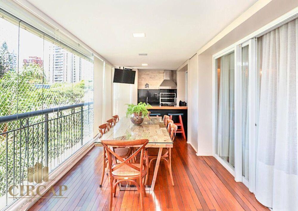 Apartamento, 3 quartos, 226 m² - Foto 1