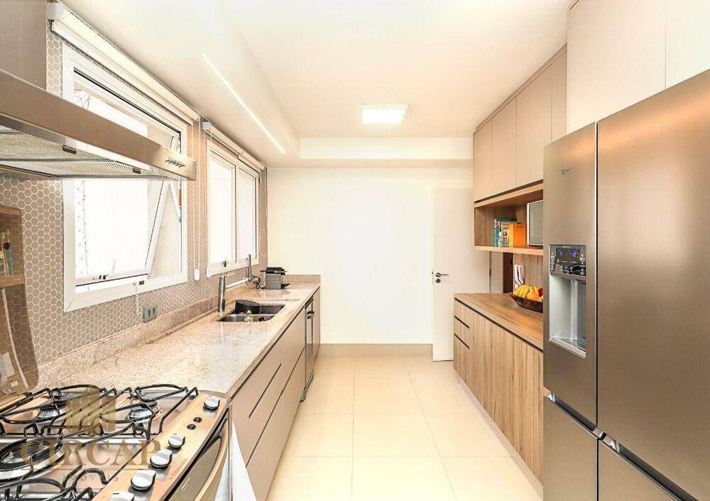 Apartamento, 3 quartos, 226 m² - Foto 2