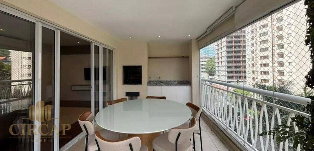 Apartamento para alugar com 3 quartos, 135m² - Foto 1