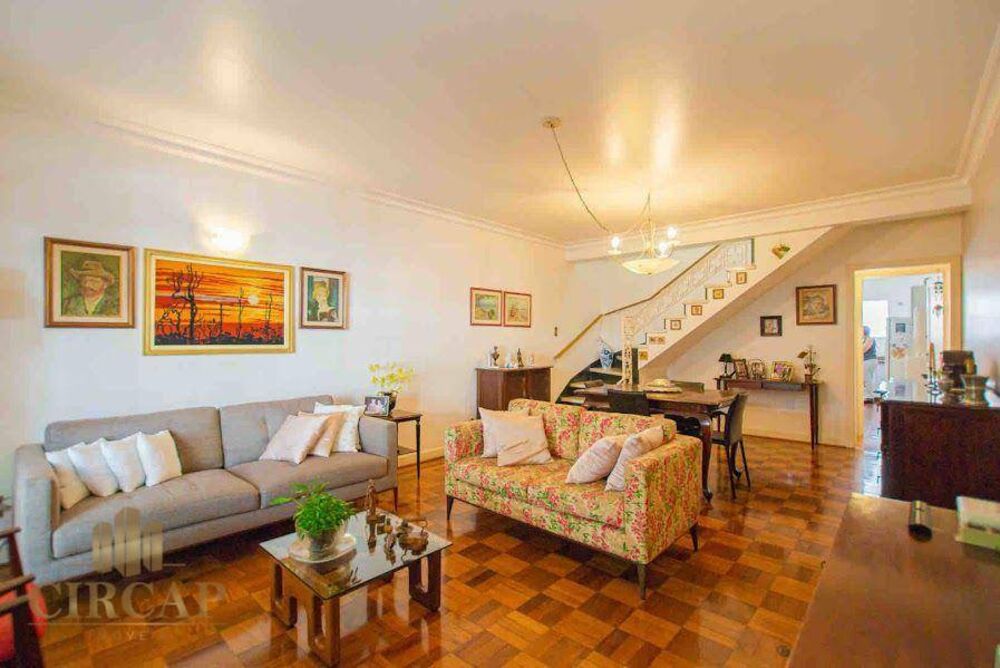 Casa à venda com 3 quartos, 120m² - Foto 1