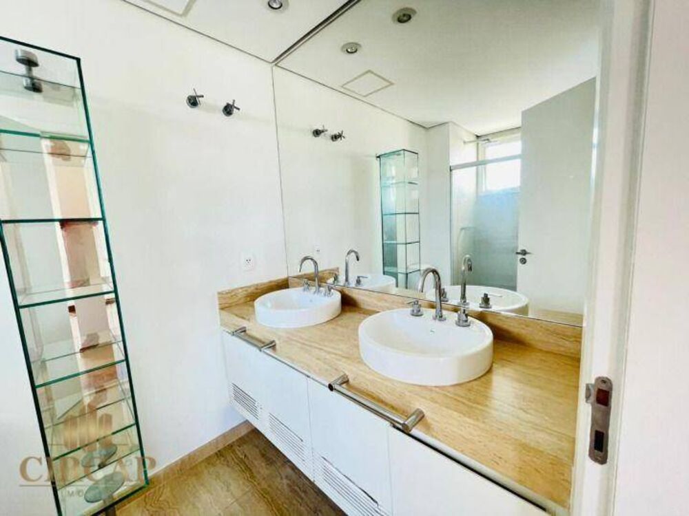 Apartamento, 3 quartos, 215 m² - Foto 2