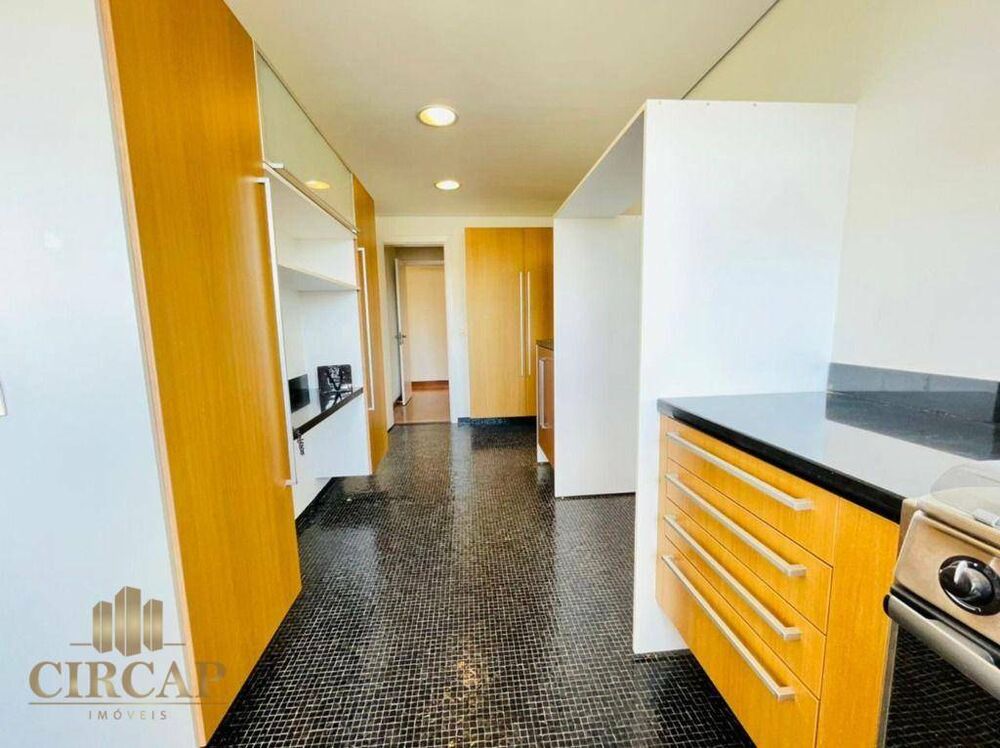 Apartamento, 3 quartos, 215 m² - Foto 1