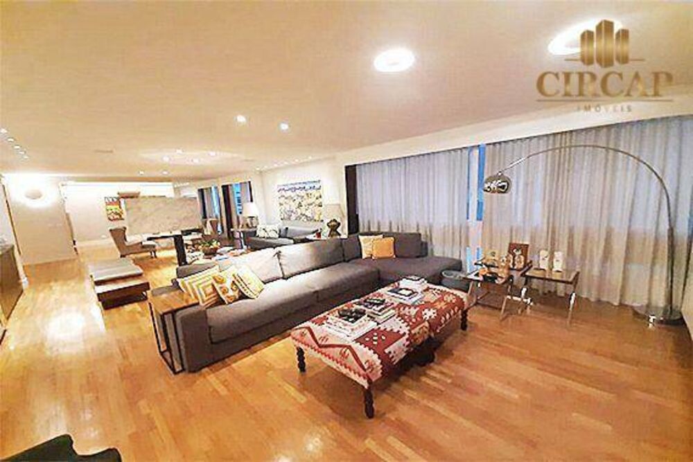 Apartamento, 3 quartos, 245 m² - Foto 1
