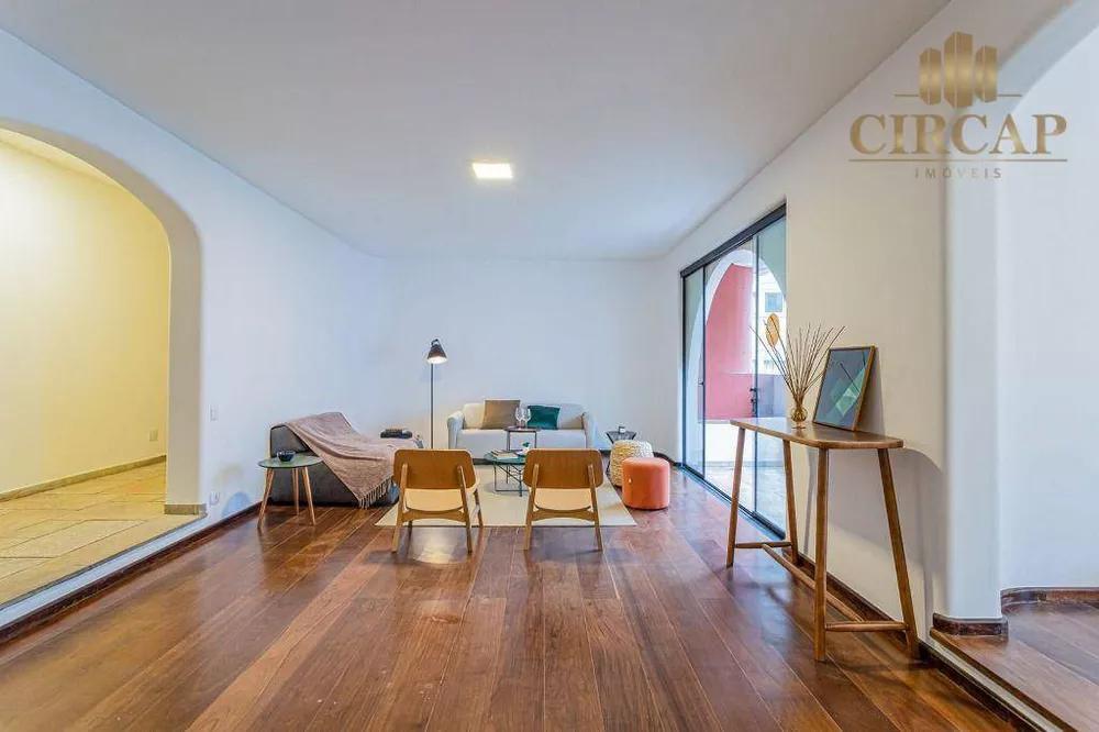 Apartamento à venda com 4 quartos, 252m² - Foto 1