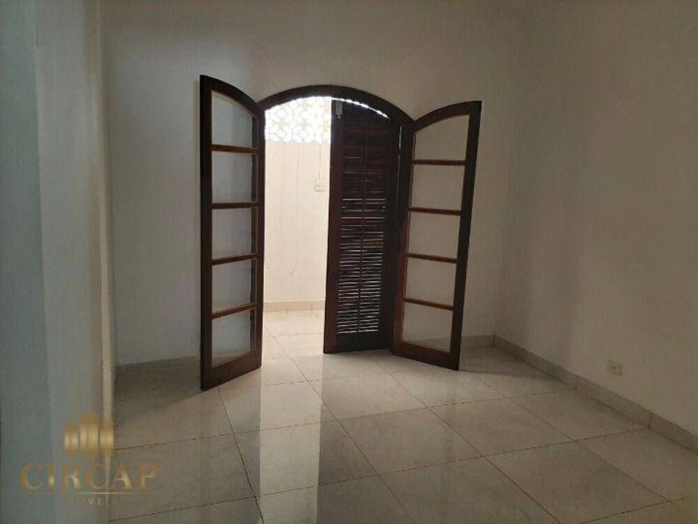 Casa para alugar com 1 quarto, 70m² - Foto 3