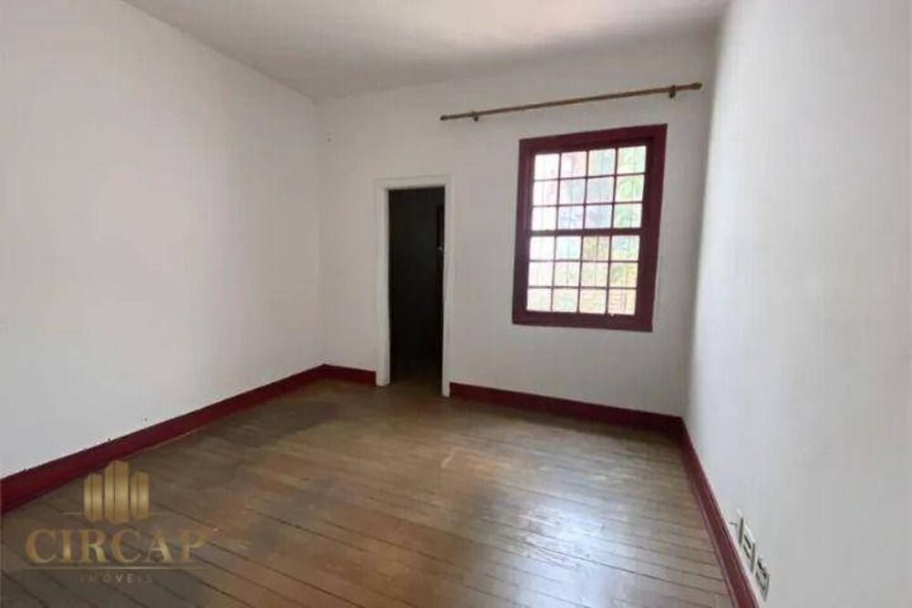 Casa à venda e aluguel com 3 quartos, 200m² - Foto 10