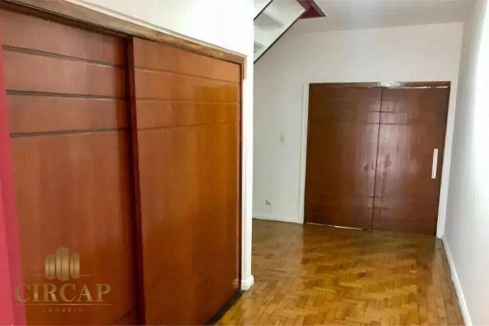 Casa à venda e aluguel com 3 quartos, 200m² - Foto 8