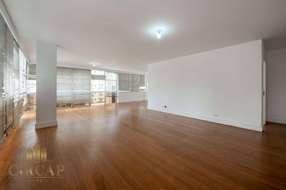 Apartamento, 3 quartos, 240 m² - Foto 1