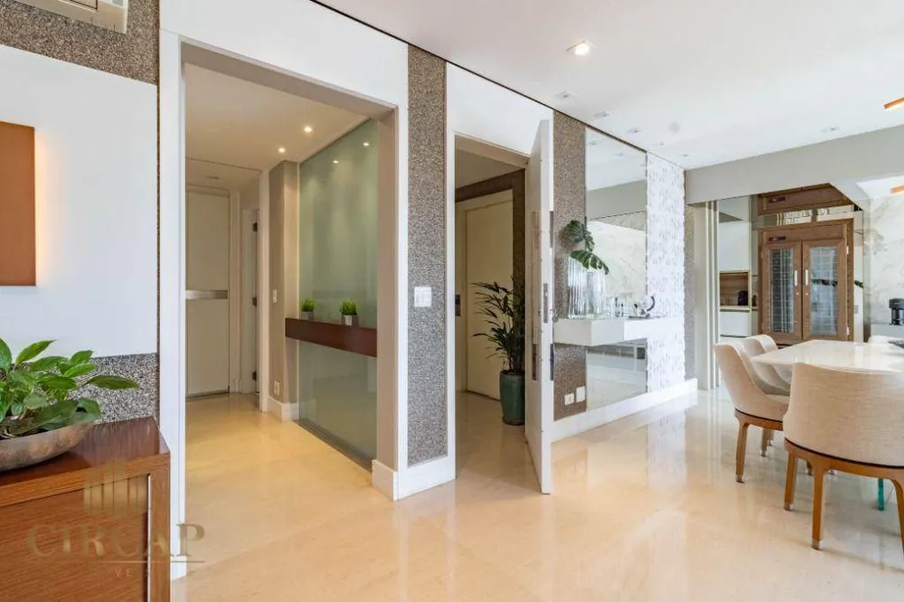 Apartamento, 3 quartos, 190 m² - Foto 2
