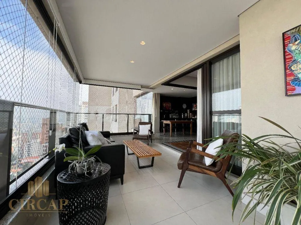 Apartamento, 4 quartos, 220 m² - Foto 1
