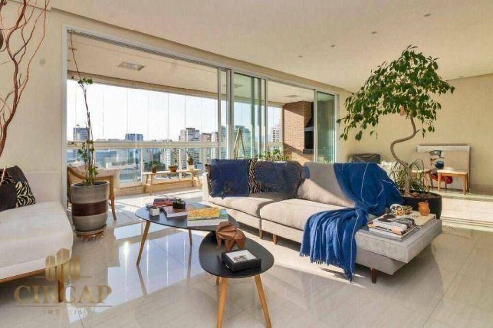 Apartamento à venda com 3 quartos, 137m² - Foto 1