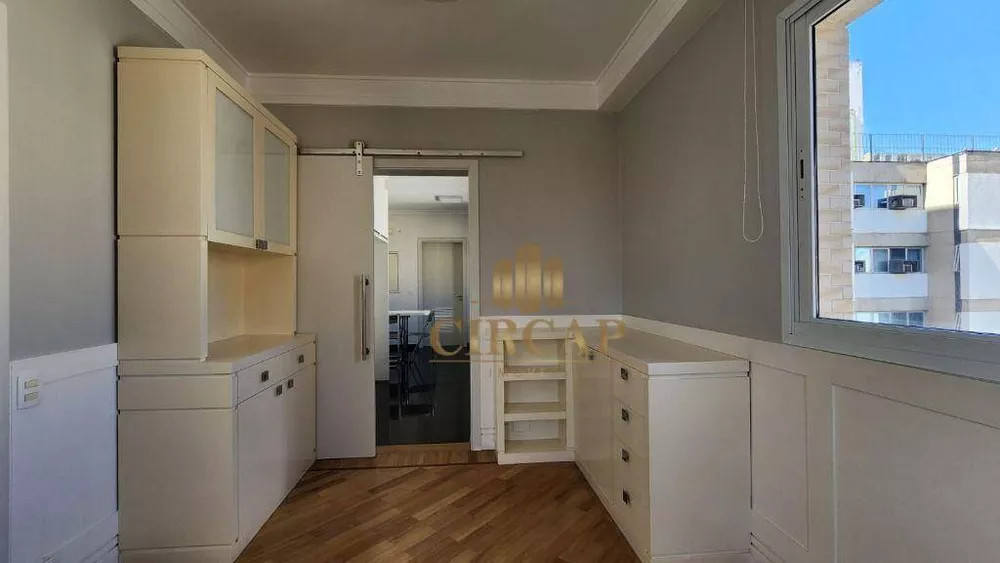 Apartamento para alugar com 3 quartos, 230m² - Foto 7