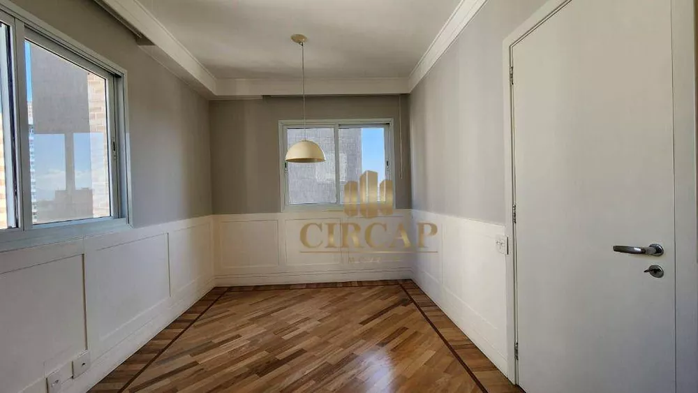 Apartamento para alugar com 3 quartos, 230m² - Foto 8