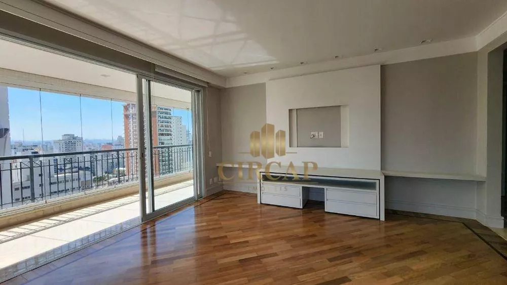 Apartamento para alugar com 3 quartos, 230m² - Foto 5