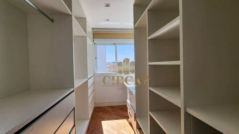 Apartamento para alugar com 3 quartos, 230m² - Foto 15