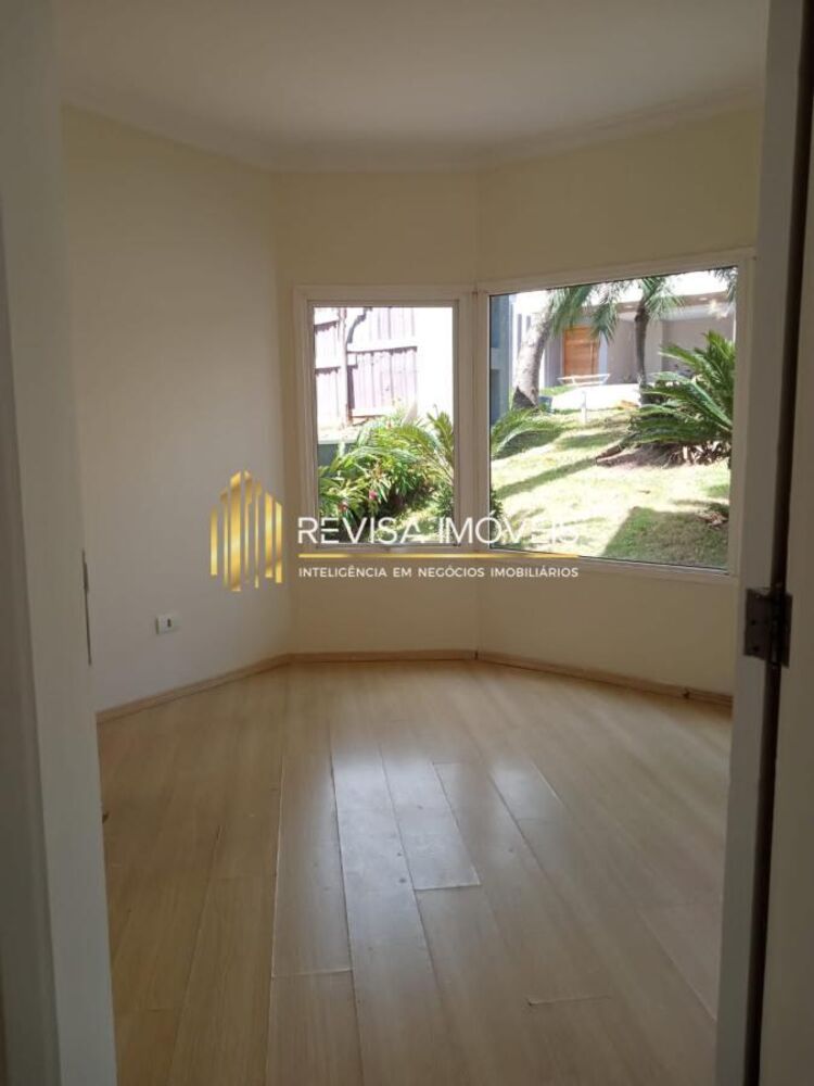 Casa de Condomínio para alugar com 4 quartos, 330m² - Foto 1