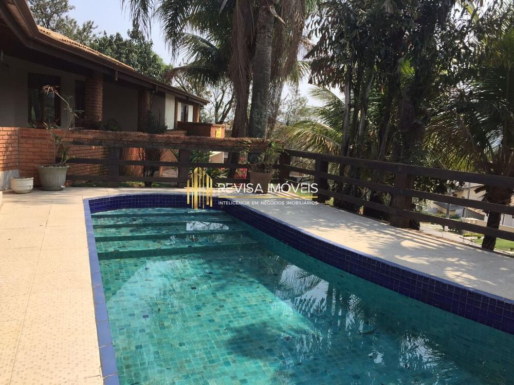 Casa de Condomínio à venda com 4 quartos, 390m² - Foto 2