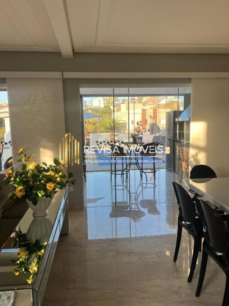 Casa de Condomínio à venda com 3 quartos, 256m² - Foto 2