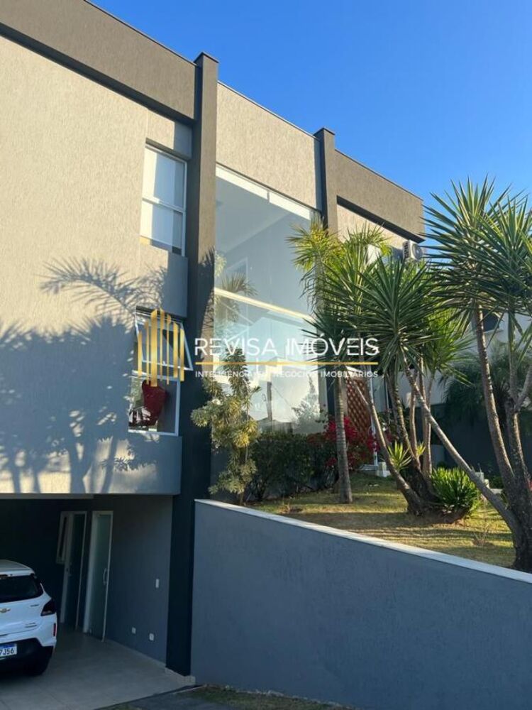 Casa de Condomínio à venda com 3 quartos, 256m² - Foto 1