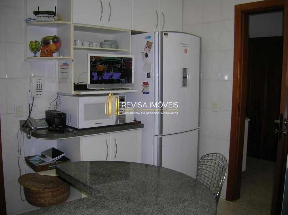 Casa de Condomínio para alugar com 4 quartos, 350m² - Foto 10