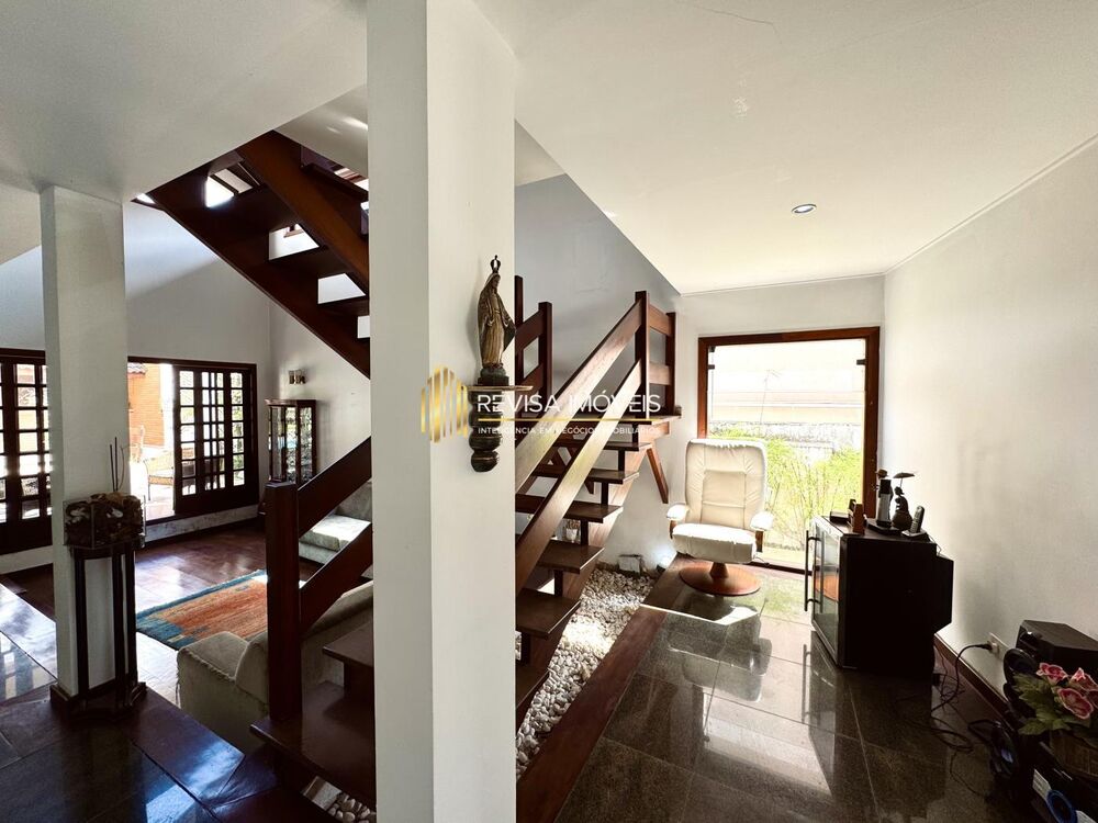 Casa de Condomínio à venda com 4 quartos, 310m² - Foto 4
