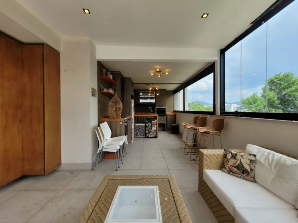 Cobertura, 3 quartos, 222 m² - Foto 1
