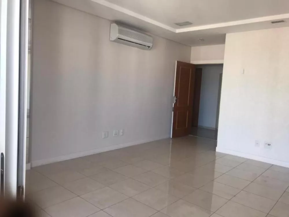 Apartamento à venda com 3 quartos, 150m² - Foto 2