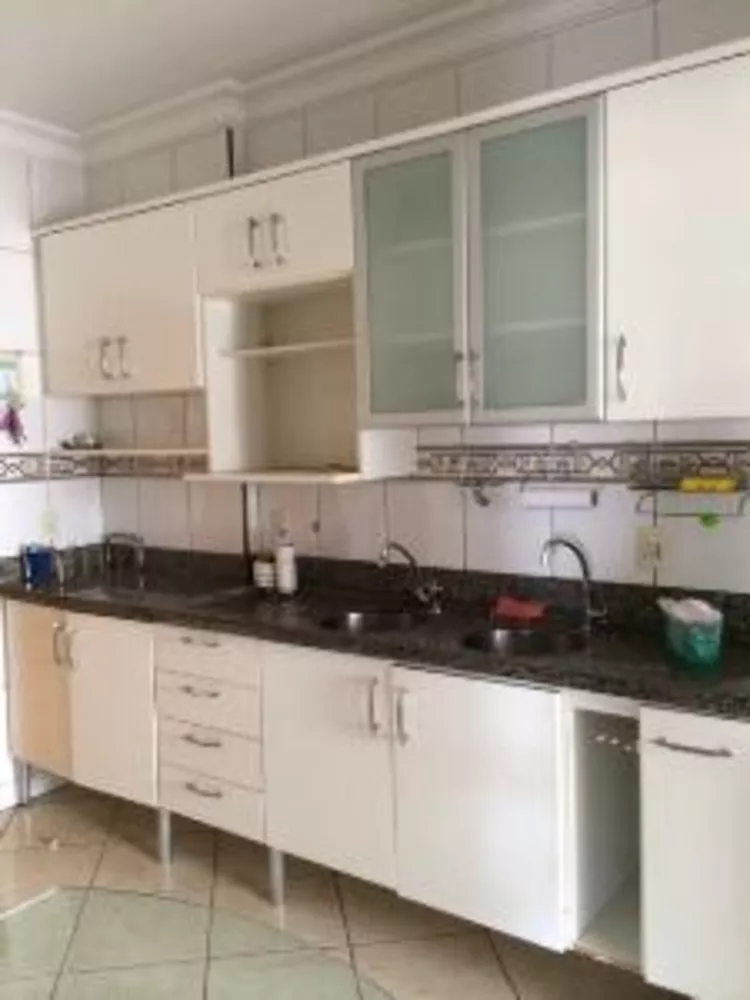 Apartamento à venda com 3 quartos, 156m² - Foto 1