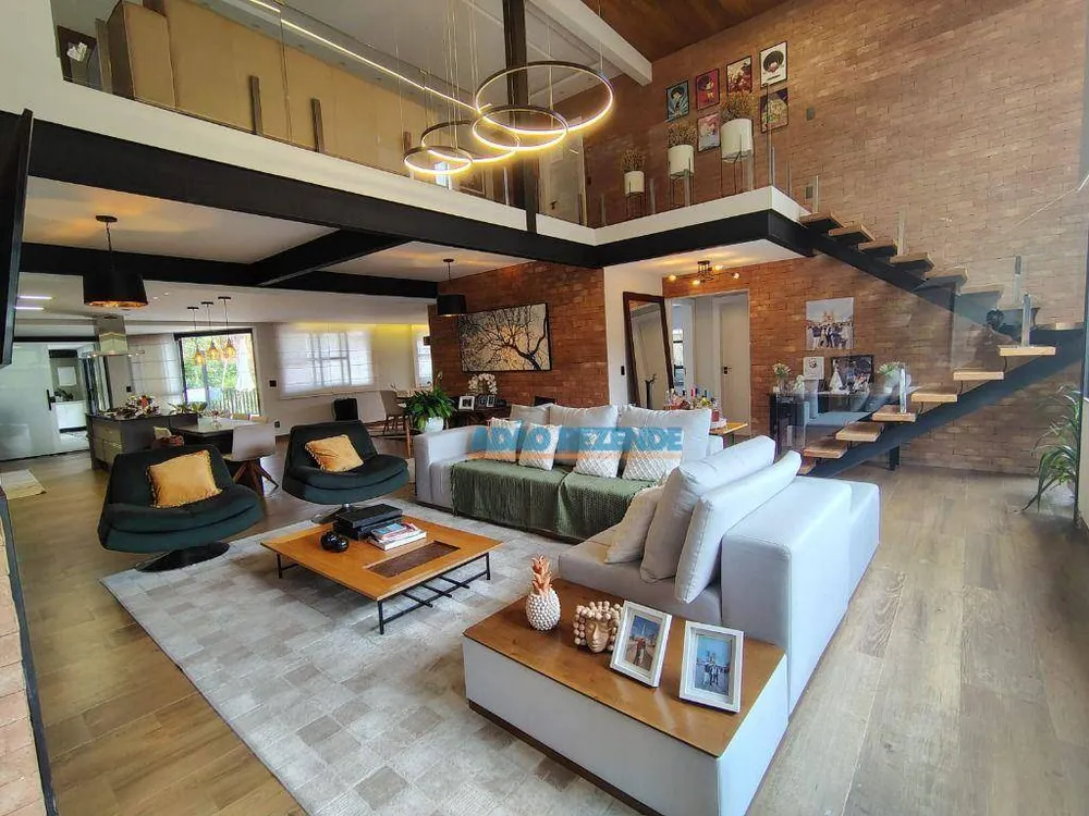 Casa, 5 quartos, 358 m² - Foto 1