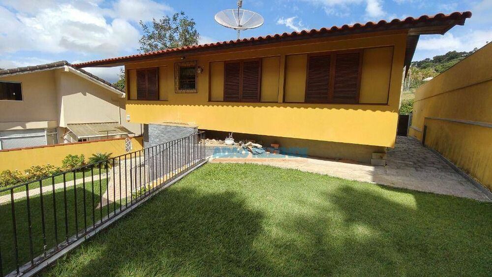 Casa à venda com 5 quartos, 200m² - Foto 3