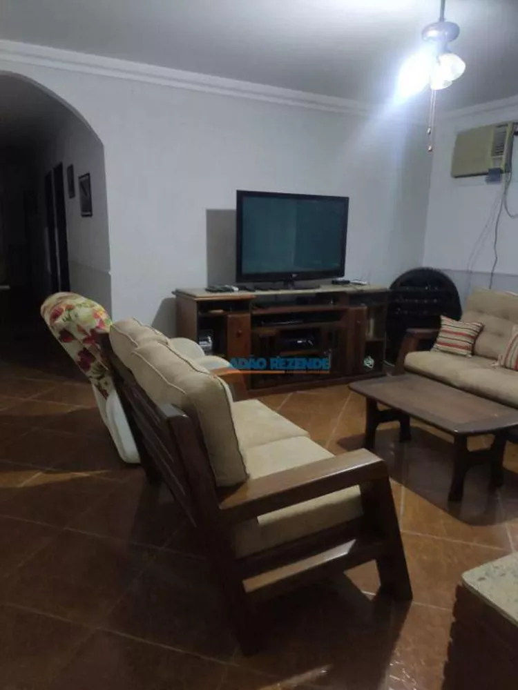 Sítio, 3 quartos, 4000 m² - Foto 24