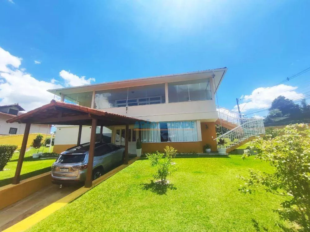 Casa, 5 quartos, 310 m² - Foto 1