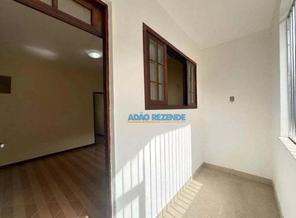 Casa, 10 quartos, 270 m² - Foto 2