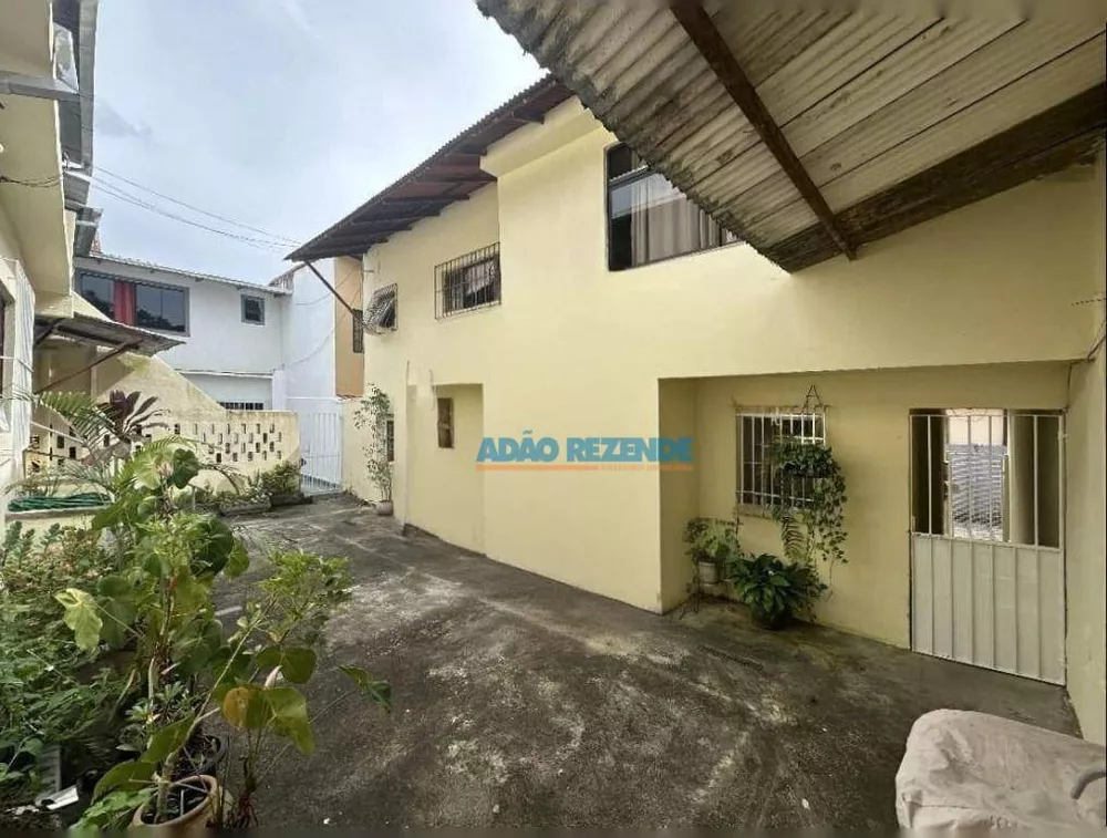 Casa, 10 quartos, 270 m² - Foto 1