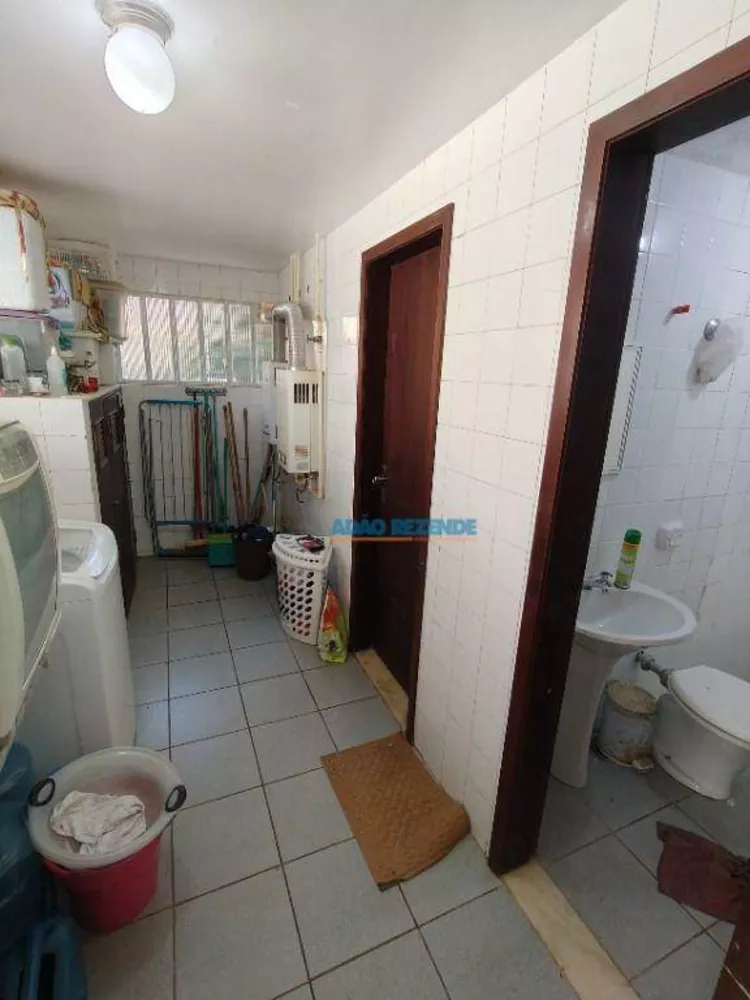 Casa, 5 quartos, 271 m² - Foto 3